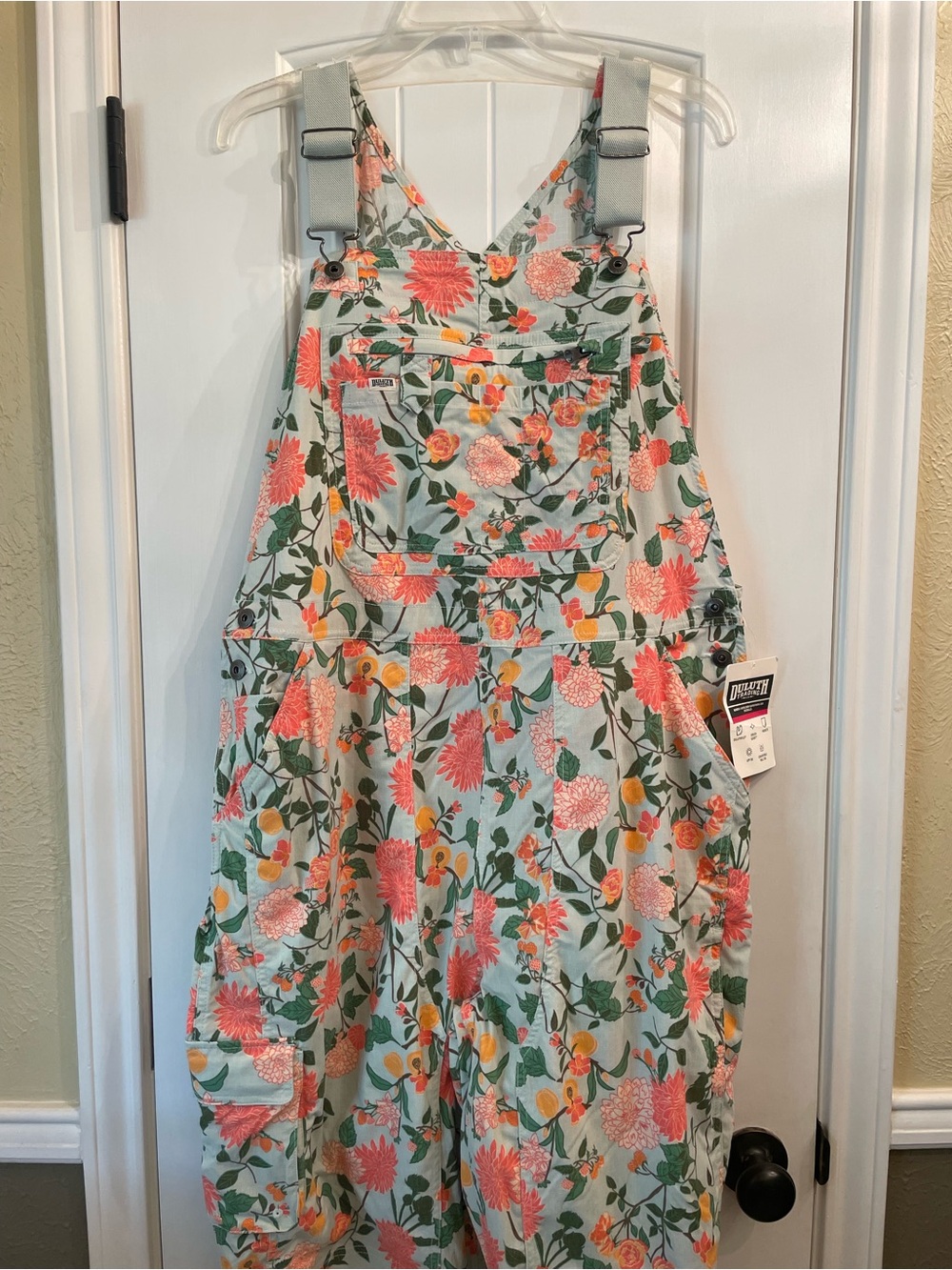 🌟NWT🌟Duluth Heirloom mint dahlia overalls, size XL x 35